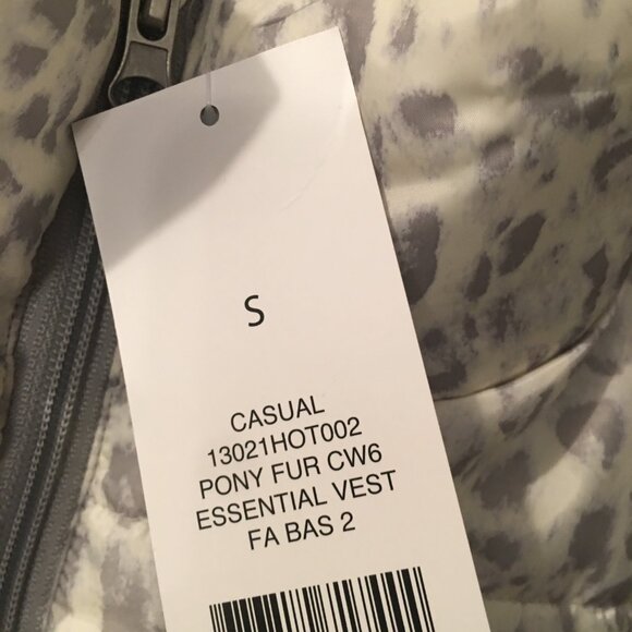 NWT New Directions animal print puffer vest small - Picture 8 of 11